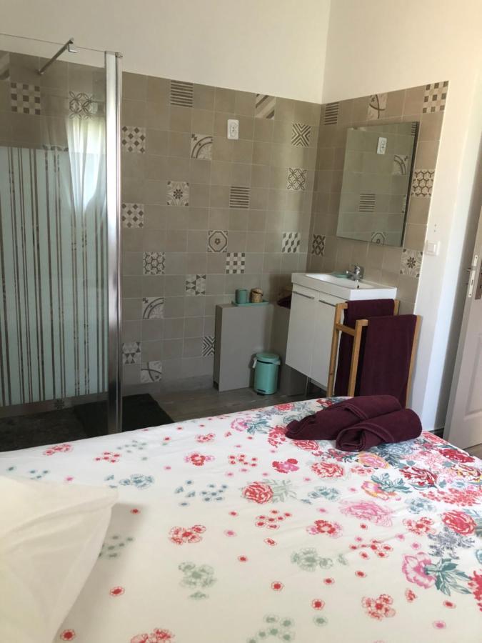 Le Gîte au calme d'Aubignan 1 chambre 4 personnes Extérieur photo